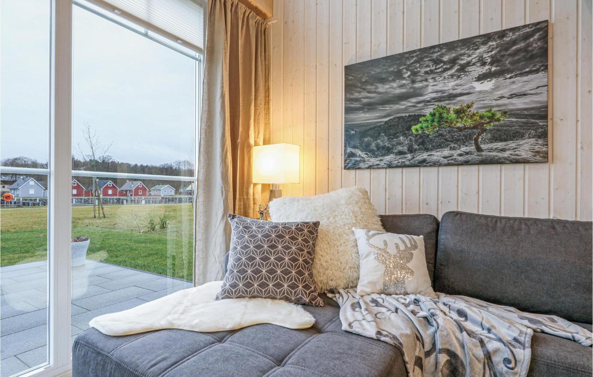 2 Bedroom Stunning Home In Zerpenschleuse Kültér fotó