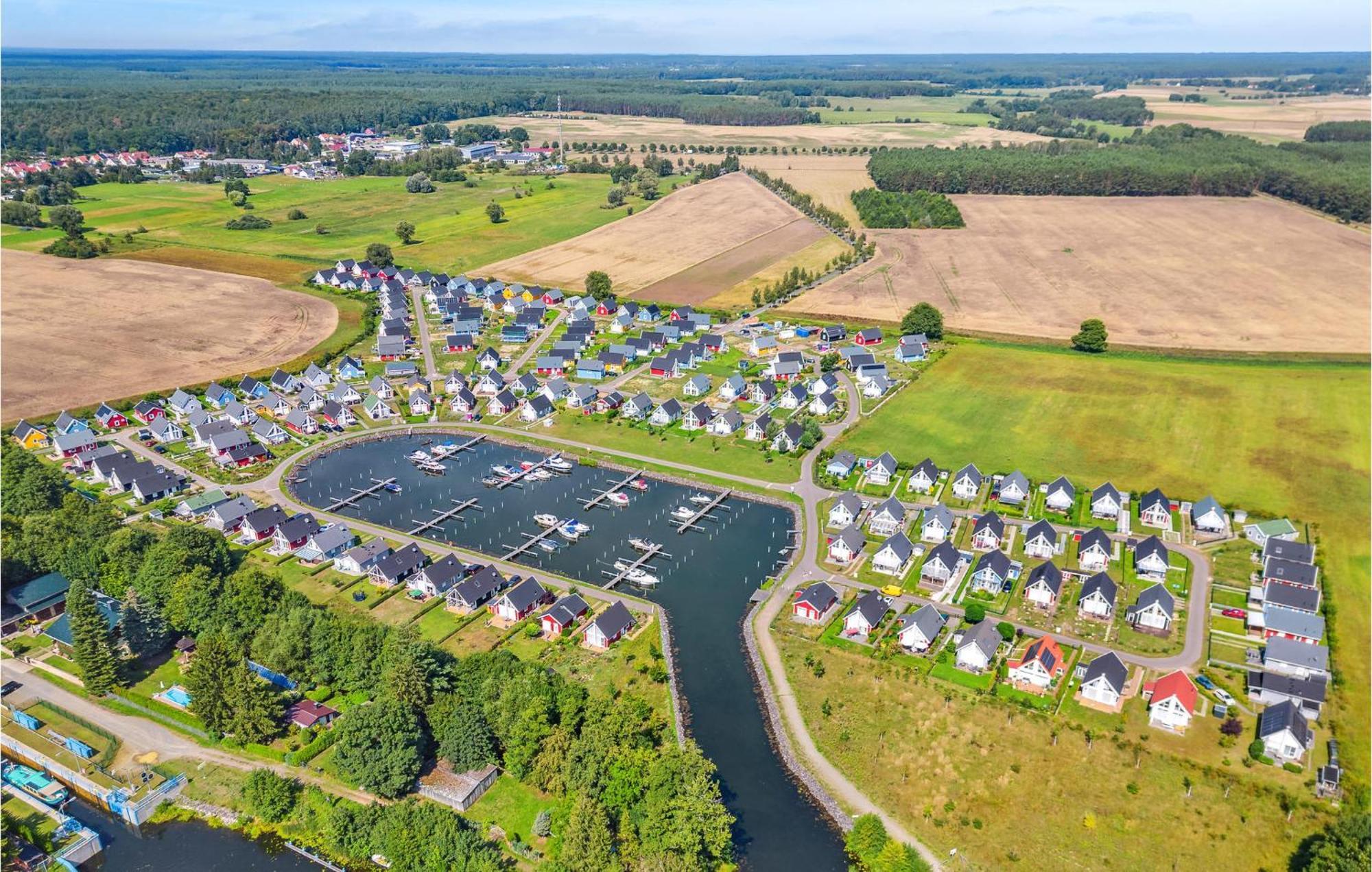 2 Bedroom Stunning Home In Zerpenschleuse Kültér fotó